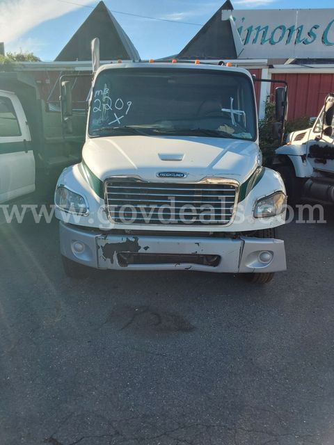 2014 Freightliner M2 106