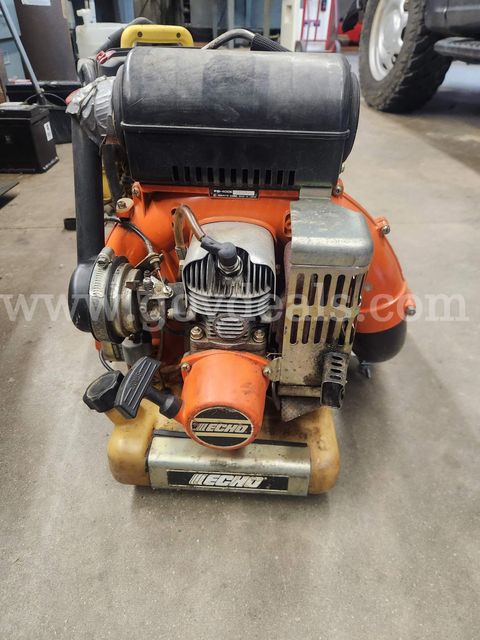 1 lot of leaf blowers