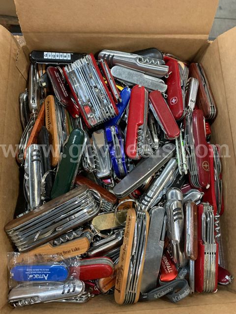Miscellaneous Souvenir Knives/Multi-tools