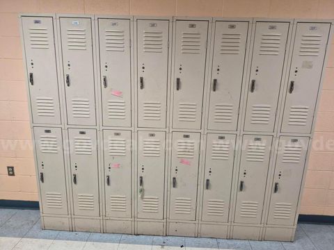 Bank Of 16 School Lockers