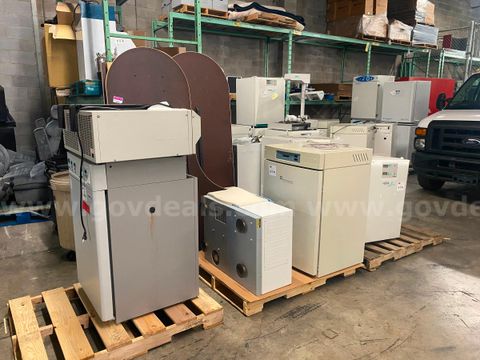 Incubators, Centrifuges, and other Scientific Equipment (Lot of 20+)