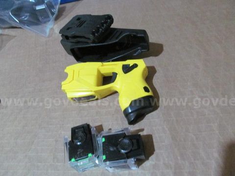 X26P Taser with Battery, Holster and Cartridges