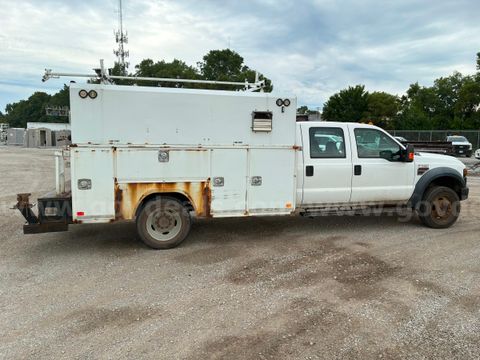 Unit 10521 - 2010 Ford F550, Dual Rears, RWD, Crew cab 6.4L V8 Diesel, tires LT225/70R19.5 tires