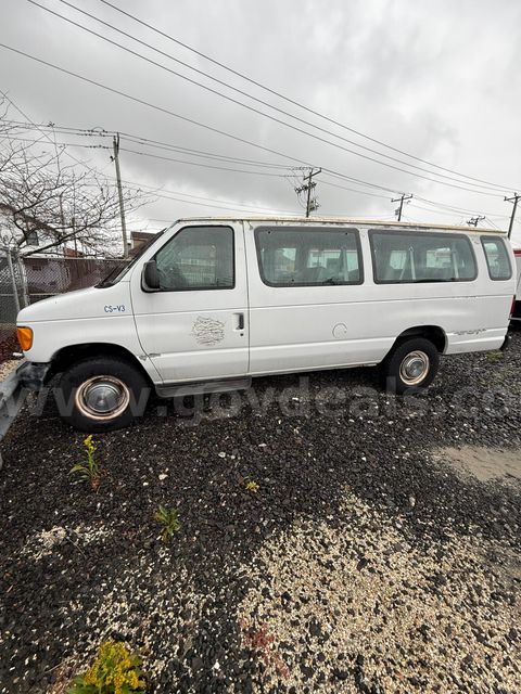 2004 Ford E350 Van
