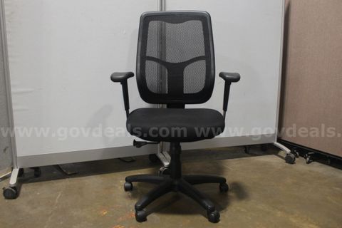 (1) Mesh back Padded Office Chair