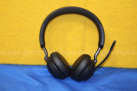 (1) Black Jabra Headphones