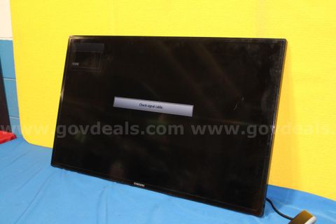 (1) Samsung LCD Display Monitor