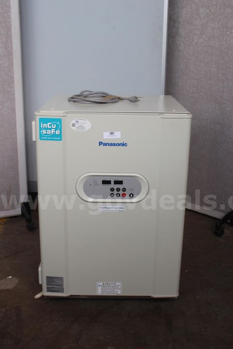 (1) Panasonic inCu saFe CO2 Incubator