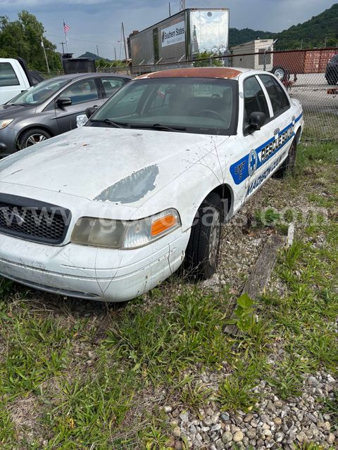 2003 Ford Crown Victoria