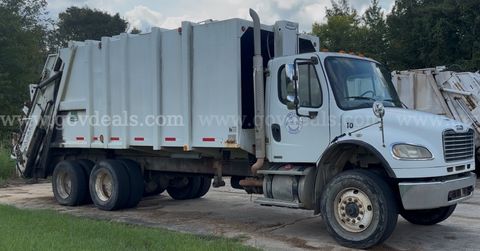 2010 Freightliner M2 106