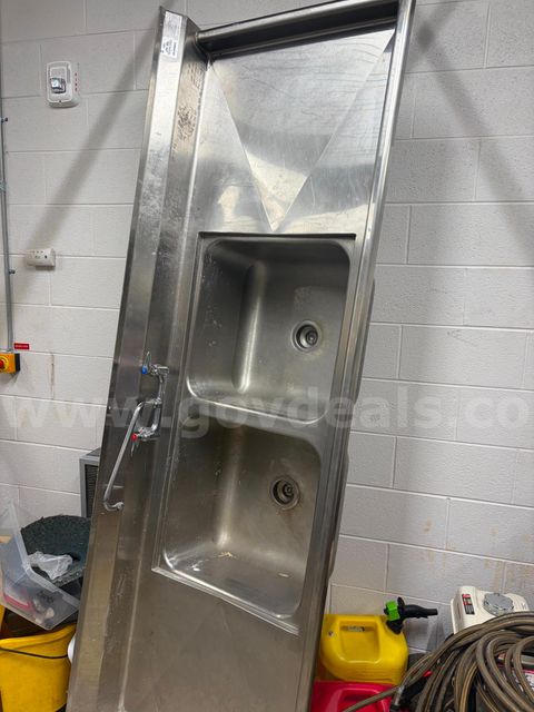 Commercial Kitchen Sink