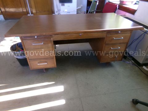 8 Drawer Wooden Desk