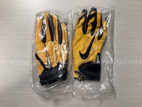 Lot of 2, Various Nike Football Gloves