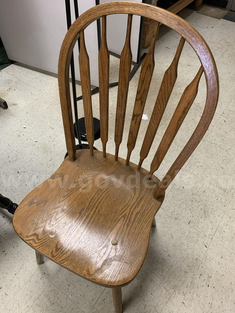 Lot of 8 Chairs
