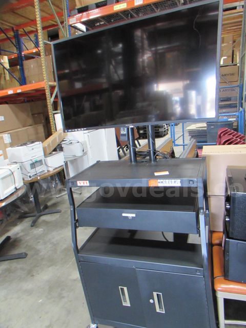 Flatscreen TV w/Cart