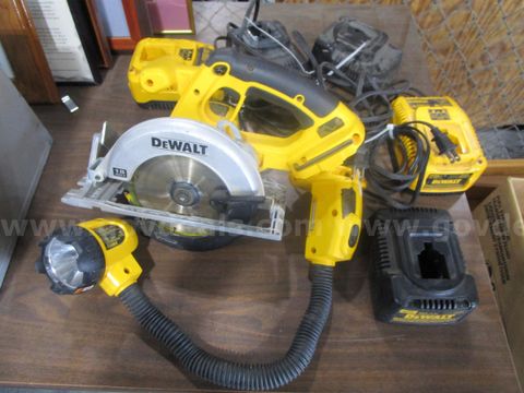 Circular Saw & Light (J)