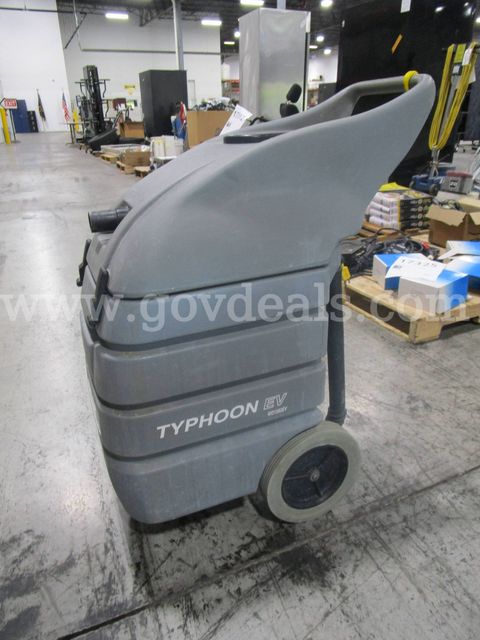 Typhoon Wet/Dry Vacuum (C)