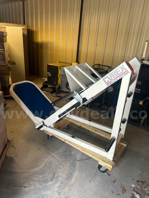 Cybex leg press machine