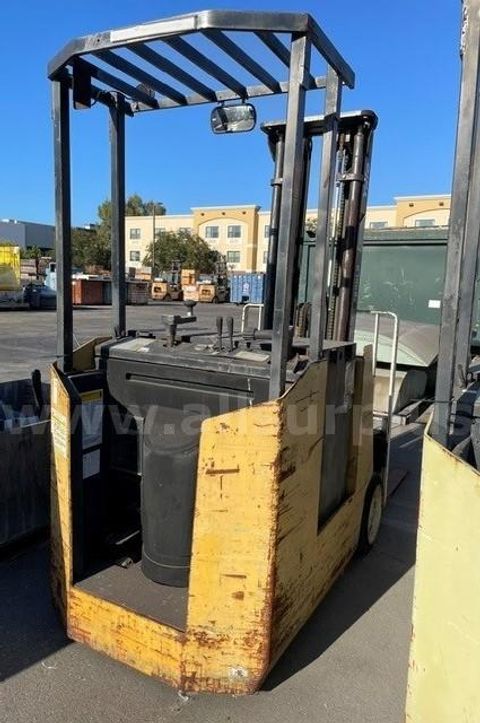 Yale ESC040 Stand Up/Reach Forklift (2598484) Huntington Beach, CA