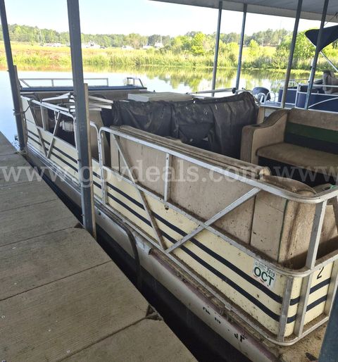 OFFSITE SALE - Lot of Southern Star Pontoon Boat with 75 hp motor (NO Trailer)