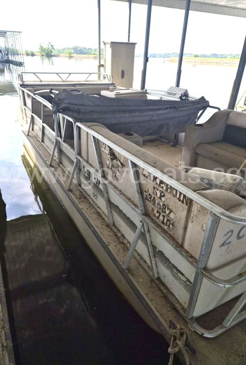OFFSITE SALE - Lot of a Southern Star Pontoon Boat with 75 hp motor (NO Trailer)