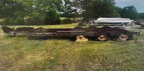 OFFSITE SALE - Lot of a United Farm Ind Trailer