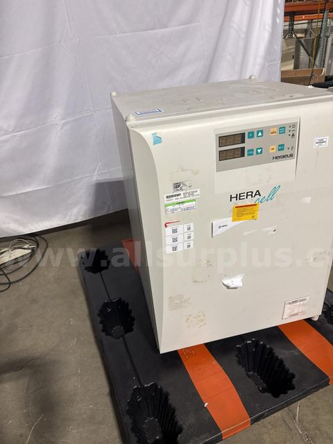 Kendro Heraeus HERACell CO? Incubator, 120V, 0.60kW, 160L, Digital Control, Serial 51013668