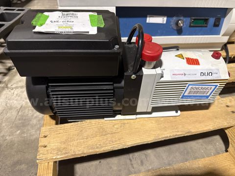 Pfeiffer DUO 11 Rotary Vane Vacuum Pump, 10.5 m/h, 2021, 115/230V, Serial 22098816