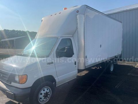 2005 Ford F-450 E450 Box Truck with Aries crawler camera.