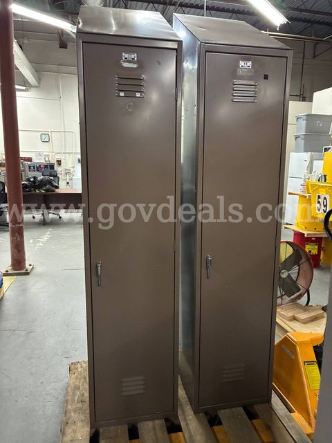 2 Lockers