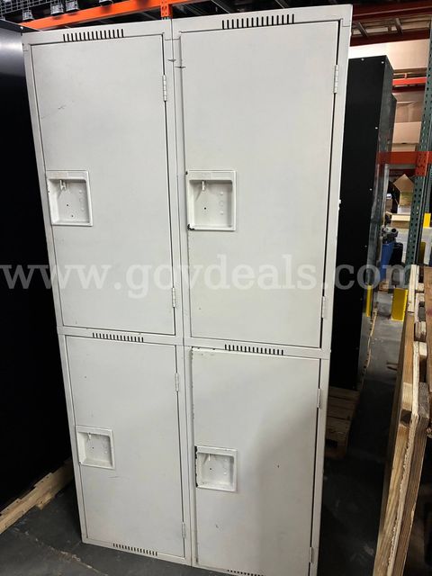 4 Locker Cabinet