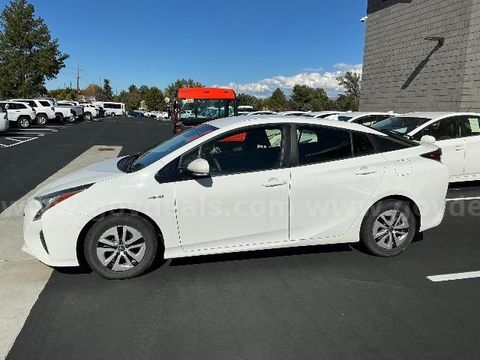 2017 Toyota Prius Ii 4 Door Hybrid Sedan -- Unleaded/Electric