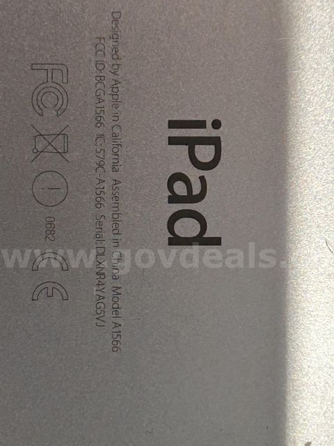 8 Used iPads Model A1566 (S1)