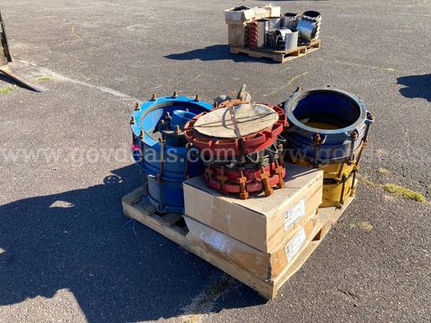 Lot of Various Sized Pipe Couplings (2 Pallets)