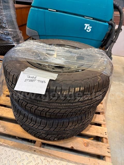 (2) GoodYear Tahoe Tires 265/60R17