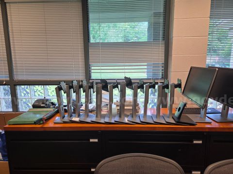 16 Montiors 12 Stands I Key Board