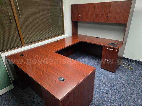 1 U Shape Desk