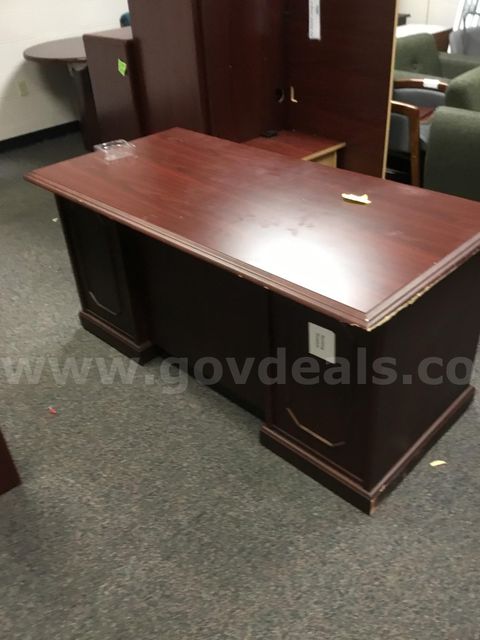 2 Desk ( Phone Rm )