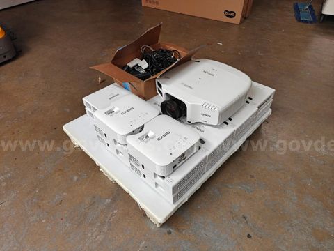 Projectors (Qty. 25) (Various models, see description)