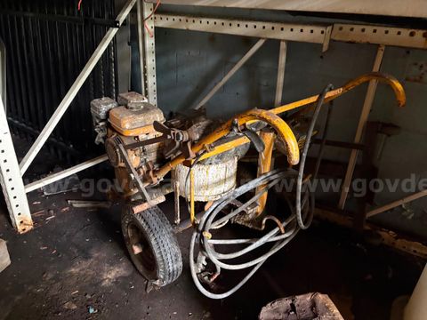 Line painting machine