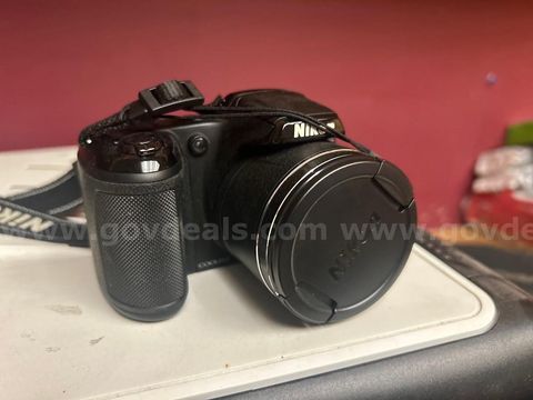Nikon Coolpix (L340) Camera w/Case