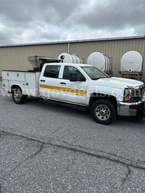 2016 Chevrolet Silverado 3500HD Work Truck Crew Cab 4WD Utility Body