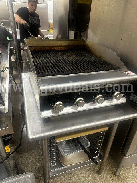 Vollrath CBGMD-24 24" Medium-Duty Radiant Charbroiler SEE VIDEO!!!
