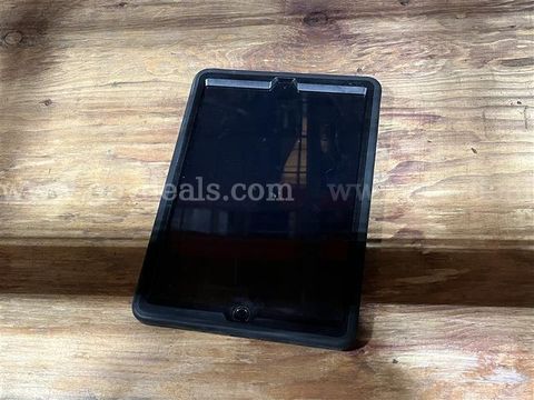 iPad Lot T-325