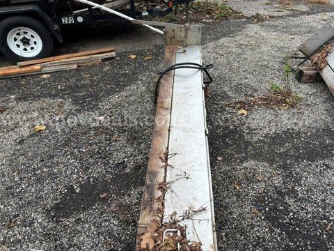 Flink Stainless Steel Tailgate Spreader with Spinner