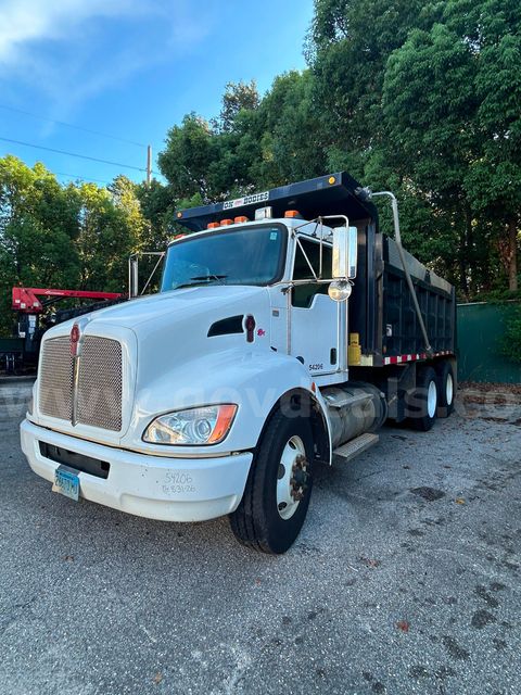 White 2016 Kenworth T370