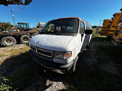 1996 Dodge Ram Wagon B2500