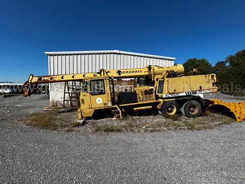 2000 Gradall XL 4100 Telescopic Excavator on Truck Chassis PARTS ONLY