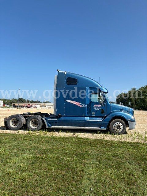2005 Freightliner Columbia Tractor