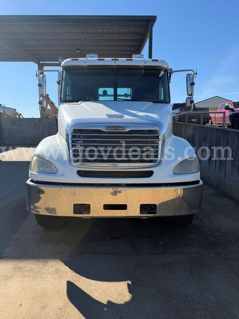 2006 Freightliner Columbia 112